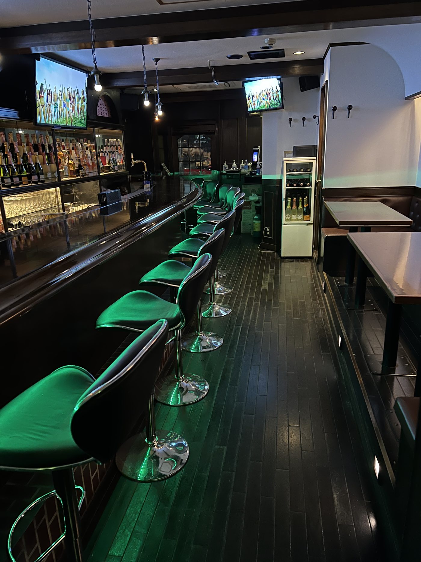Bar WAVY 蒲田店 店内写真